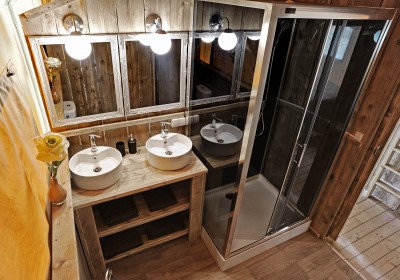 Glampinglodge badkamer